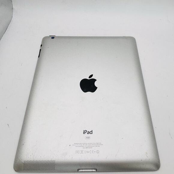 Used Apple iPad A1416 16GB - White - Damaged Screen. - Picture 1 of 15